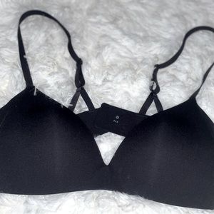 LULULEMON BRA SIZE 36A